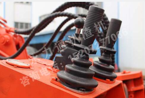 扒渣機先導(dǎo)10.jpg 扒渣機先導(dǎo)10.jpg